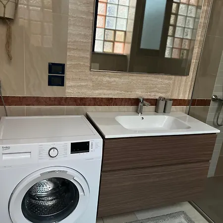 Tomati's House דירה אלבה