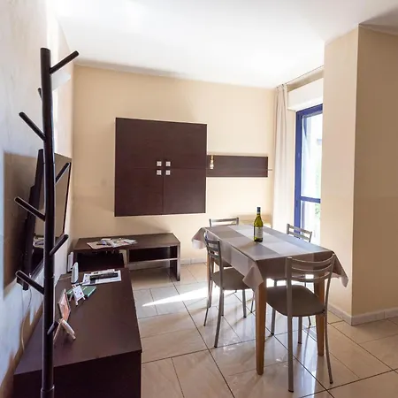 Tomati's House דירה אלבה